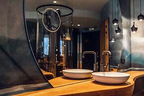 Loom Hotel