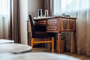 Loom Hotel