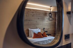 Loom Hotel