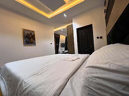 Sound View Lounge and Apartments