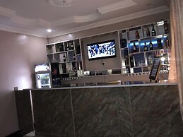 Sound View Lounge and Apartments