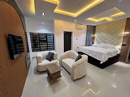 Sound View Lounge and Apartments