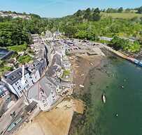 The Slipway Suite, Fowey Harbour & Parking 1 Min
