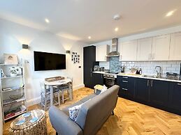 The Slipway Suite, Fowey Harbour & Parking 1 Min