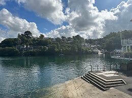 The Slipway Suite, Fowey Harbour & Parking 1 Min