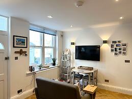 The Slipway Suite, Fowey Harbour & Parking 1 Min