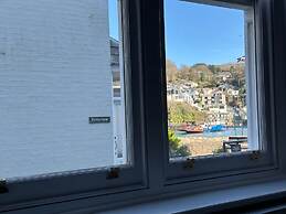 The Slipway Suite, Fowey Harbour & Parking 1 Min
