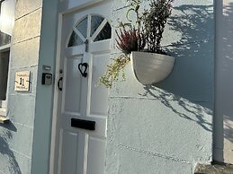 The Slipway Suite, Fowey Harbour & Parking 1 Min