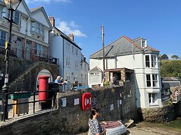 The Slipway Suite, Fowey Harbour & Parking 1 Min
