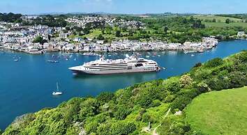 The Slipway Suite, Fowey Harbour & Parking 1 Min
