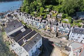 The Slipway Suite, Fowey Harbour & Parking 1 Min