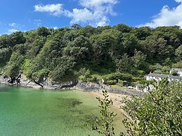 The Slipway Suite, Fowey Harbour & Parking 1 Min