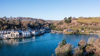 The Slipway Suite, Fowey Harbour & Parking 1 Min