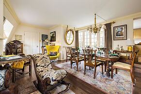 Mayfair 3-bed 6-guest W/patio & ac Berkeley Square