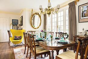 Mayfair 3-bed 6-guest W/patio & ac Berkeley Square