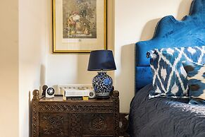 Mayfair 3-bed 6-guest W/patio & ac Berkeley Square