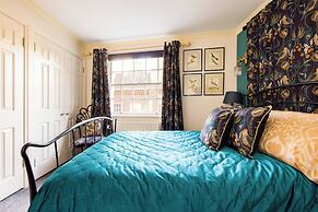 Mayfair 3-bed 6-guest W/patio & ac Berkeley Square