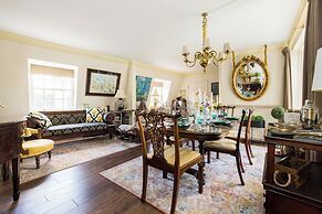 Mayfair 3-bed 6-guest W/patio & ac Berkeley Square