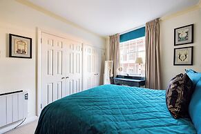 Mayfair 3-bed 5-guest Berkeley Square 1729 House