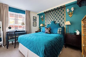Mayfair 3-bed 5-guest Berkeley Square 1729 House