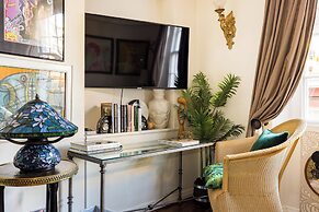 Mayfair 3-bed 5-guest Berkeley Square 1729 House