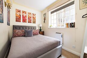 Mayfair 3-bed 5-guest Berkeley Square 1729 House