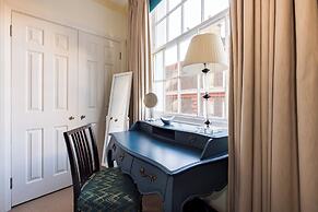 Mayfair 3-bed 5-guest Berkeley Square 1729 House