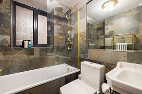 Mayfair 3-bed 5-guest Berkeley Square 1729 House