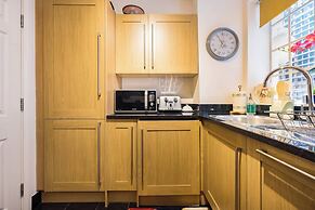 Mayfair 3-bed 5-guest Berkeley Square 1729 House