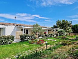 Hotel with swimming pool near Stintino