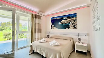 Hotel with swimming pool near Stintino