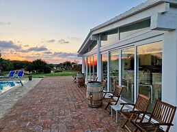 Hotel with swimming pool near Stintino