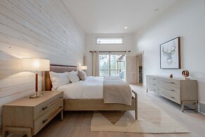 Wilderness Club Haven for 12!