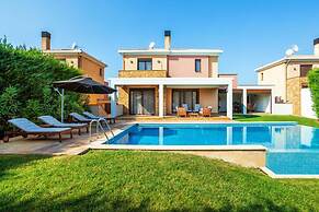 Onar Luxury Villa in Sani Halkidiki