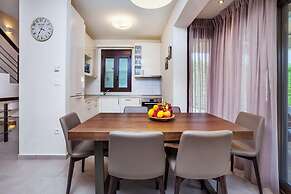 Onar Luxury Villa in Sani Halkidiki