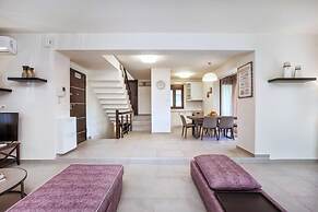 Onar Luxury Villa in Sani Halkidiki