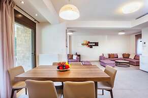 Onar Luxury Villa in Sani Halkidiki