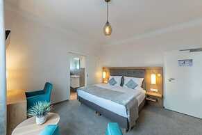 Haven - Hotel Dona