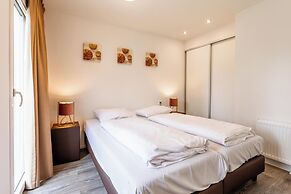 Holiday Home With gas Fireplace & Bath