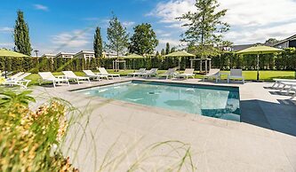 Holiday Home With gas Fireplace & Bath