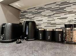 Cozy 4-bed Room Apartments in Birmingham