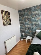 Cozy 4-bed Room Apartments in Birmingham