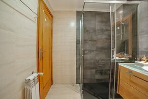 Arcozelo Pool Garage by Vacationy