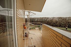 Arcozelo Pool Garage by Vacationy