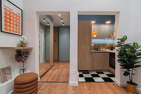 Urban Chic Studios - Steps to Cismigiu