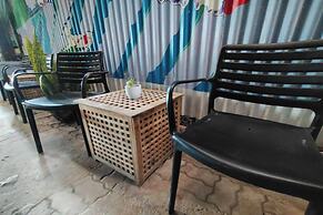 La Ud Lounge and Hostel