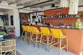 La Ud Lounge and Hostel