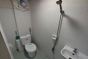 La Ud Lounge and Hostel