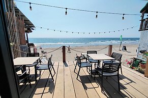 La Ud Lounge and Hostel