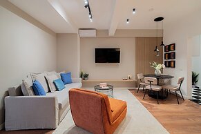 Modern & Spacious 2BR Steps to Cismigiu Gardens